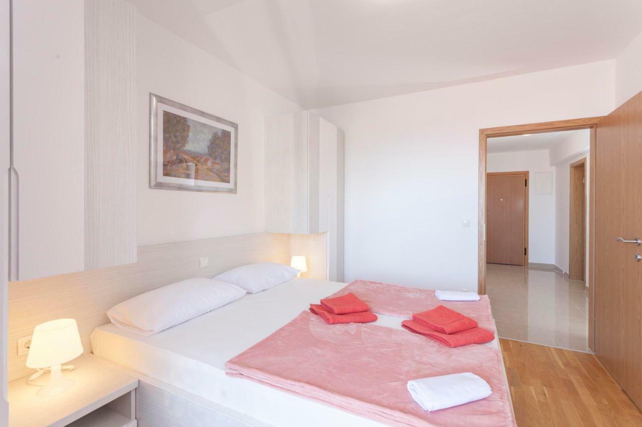 Apartments Dora Makarska Buitenkant foto