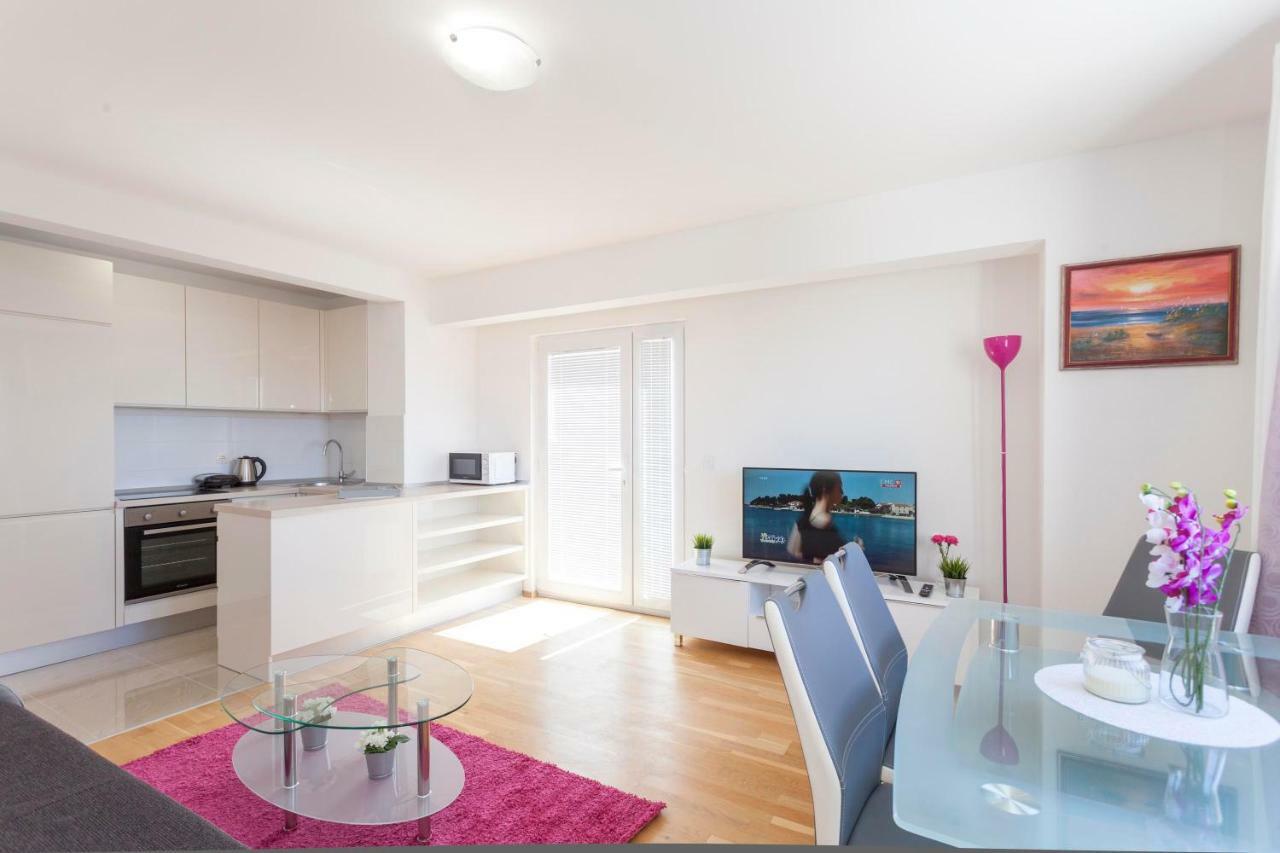 Apartments Dora Makarska Buitenkant foto