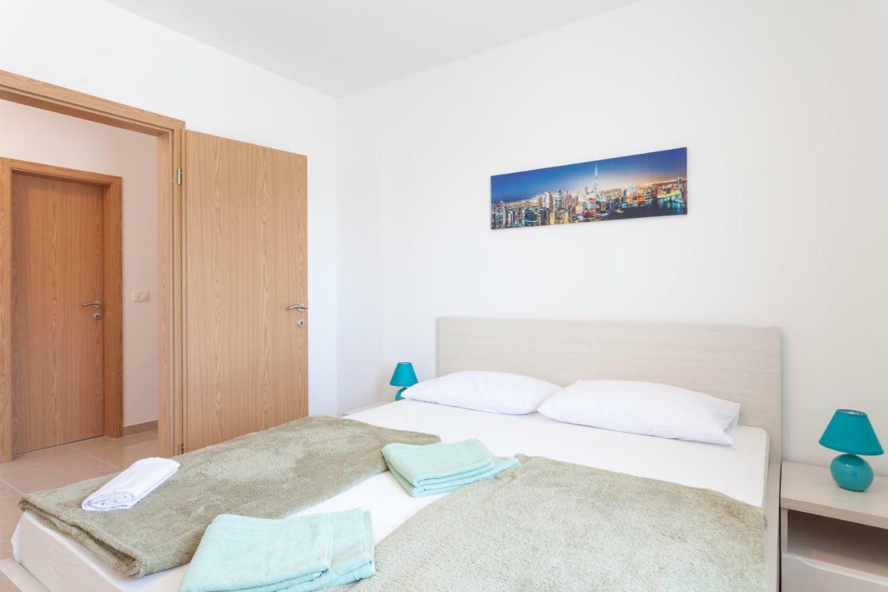 Apartments Dora Makarska Buitenkant foto