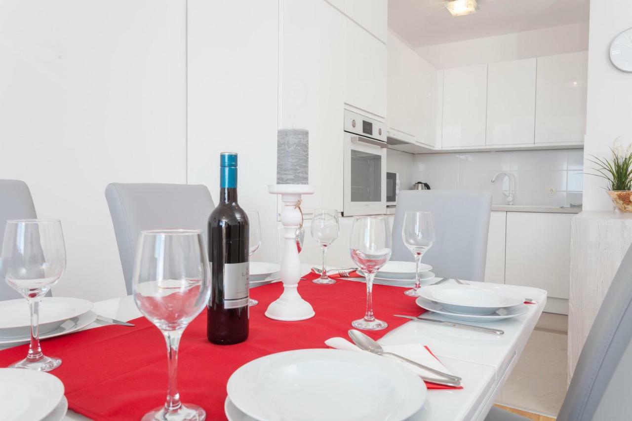 Apartments Dora Makarska Buitenkant foto