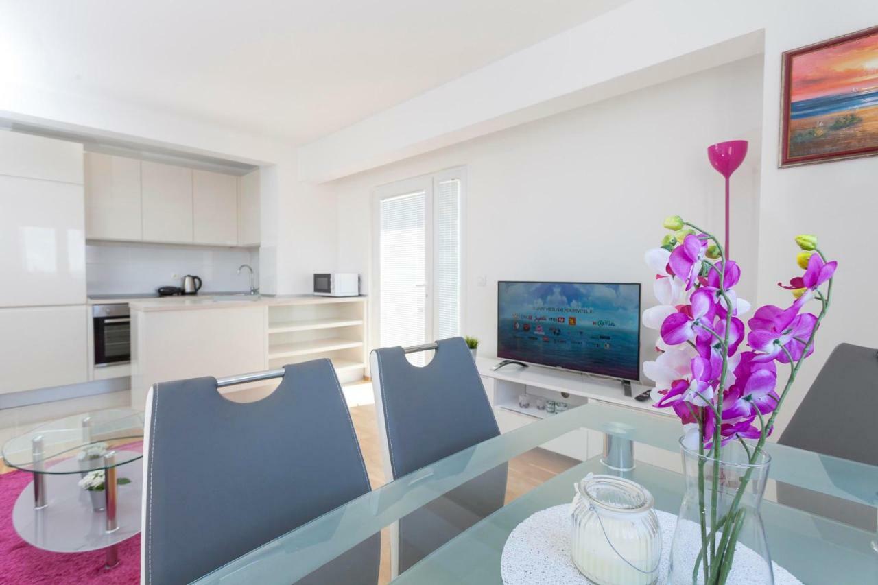 Apartments Dora Makarska Buitenkant foto