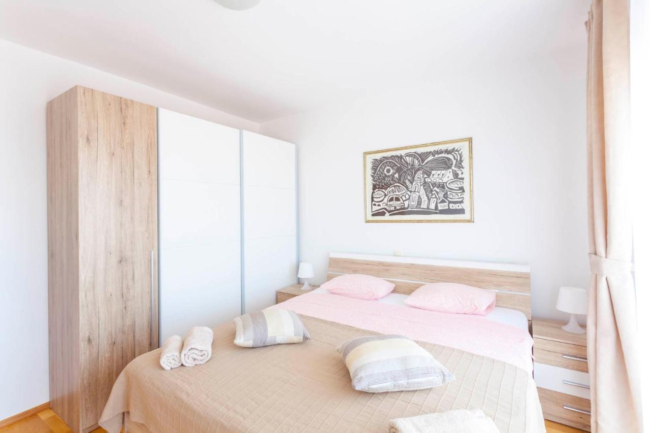 Apartments Dora Makarska Buitenkant foto